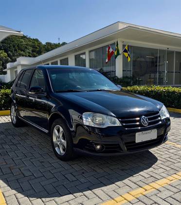 VOLKSWAGEN GOLF 2.0 MI 8V GASOLINA 4P AUTOMÁTICO